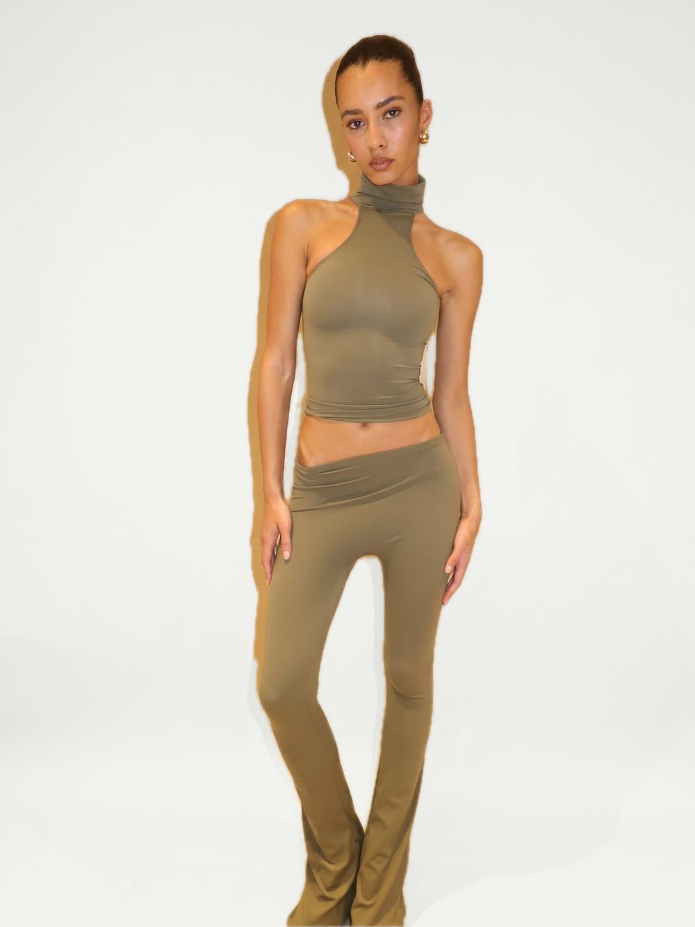 LEGGING ASYMÉTRIQUE ÉVASÉE - OLIVE